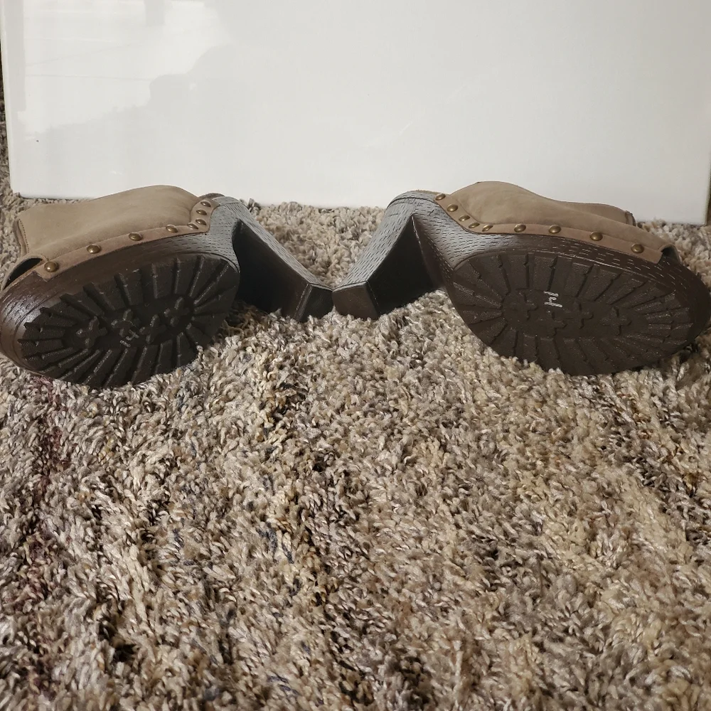 Cloudwalker Faux Suede Platform Comfortable Slides Sz 10W